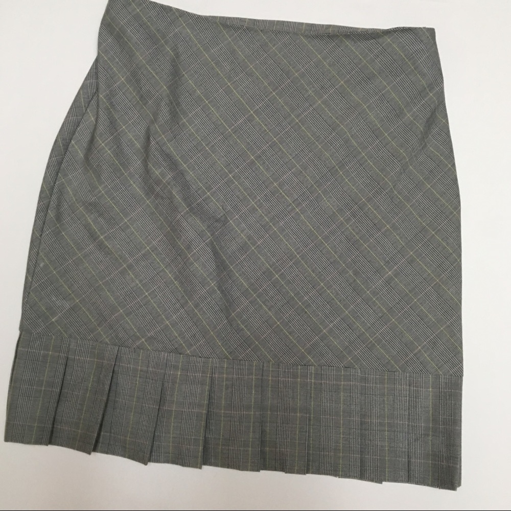 💥3 for 20$💥Giorgio Fiorlini size 6 pleated skirt